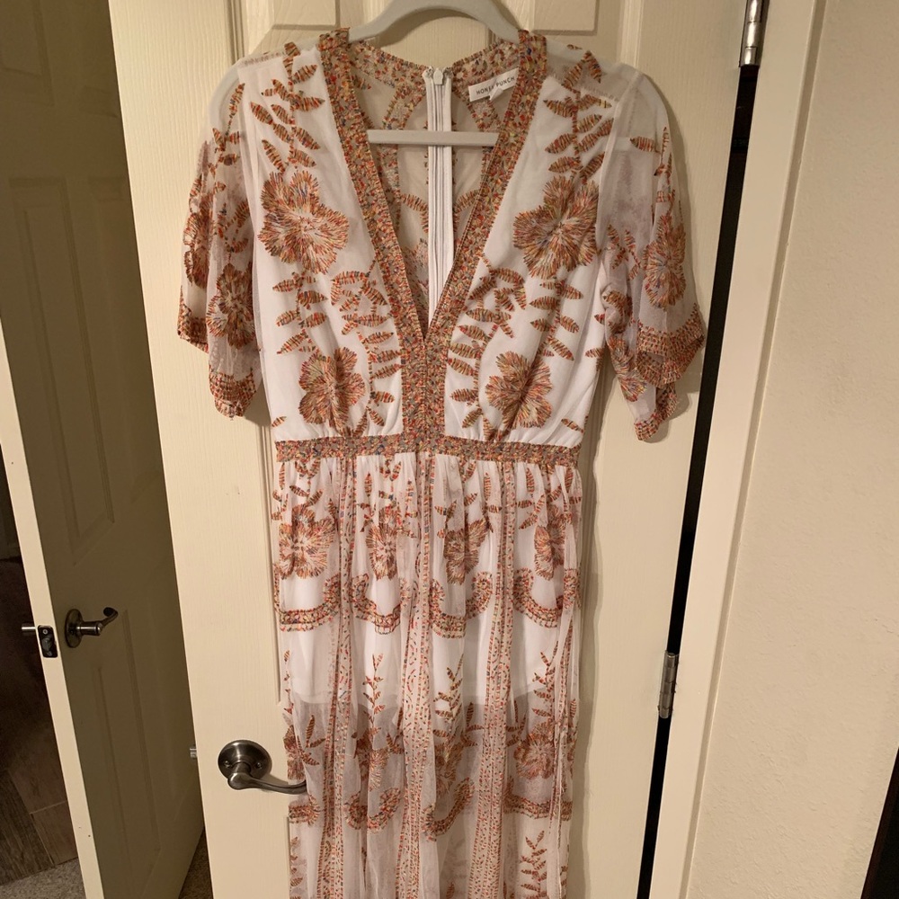 Romper dress, beautiful embroidery, worn once!